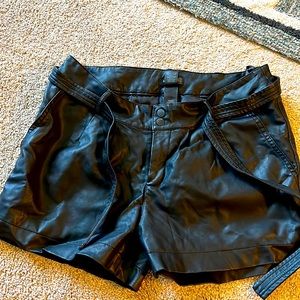 Bisou Bisou 10 Shorts Belted Faux Vegan Leather